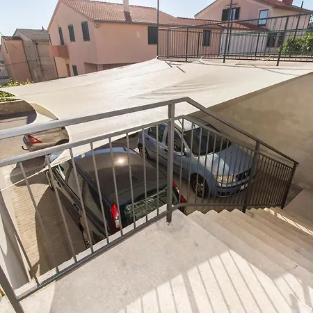 公寓 Mila 希贝尼克