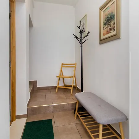 Apartment Mila *